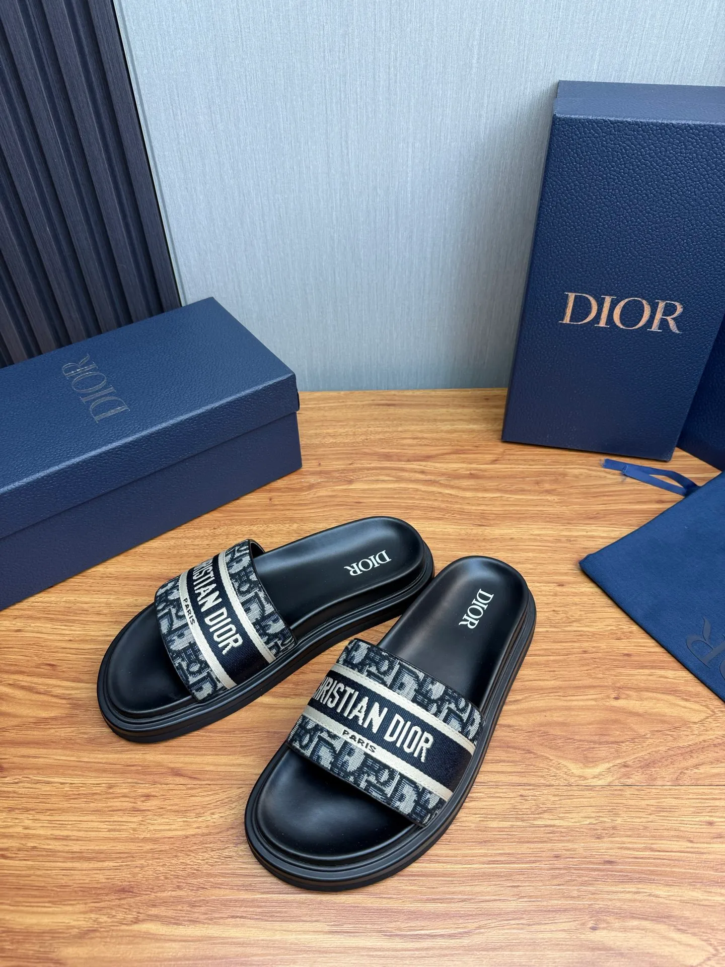 Men's shoes 260💰 Dior. Men's slippers🩴Official website 1:1 production 38-45 size 45 46 🉑️Customized original material shipped✅